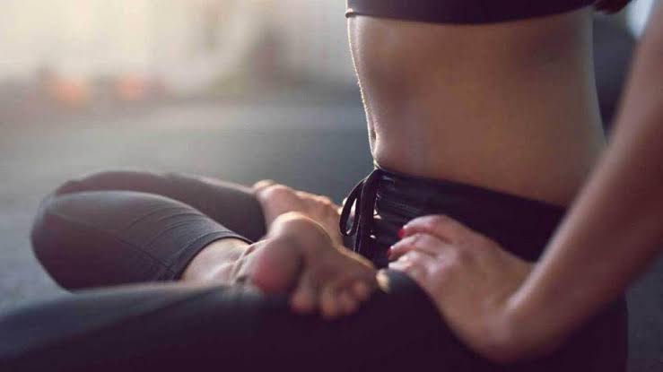 Demam ‘Micro-Workout’ 15 Menit: Tren Olahraga Tanpa Alat yang Bikin Perut Rata Tanpa ke Gym